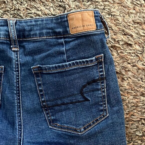 EXCELLENT CONDITION SIZE 4 AMERICAN EAGLE SUPER STRETCH MIDI SHORTS FRAYED HEMS - Picture 7 of 8